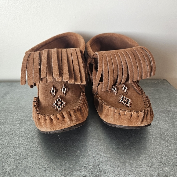 NWOT Manitobah Moccasins for Women - Picture 2 of 7